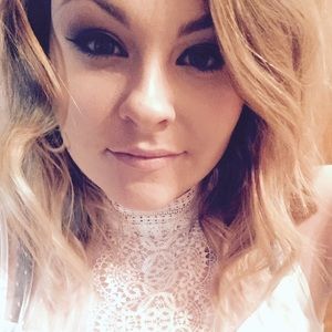 Meet your Posher, Caitlyn